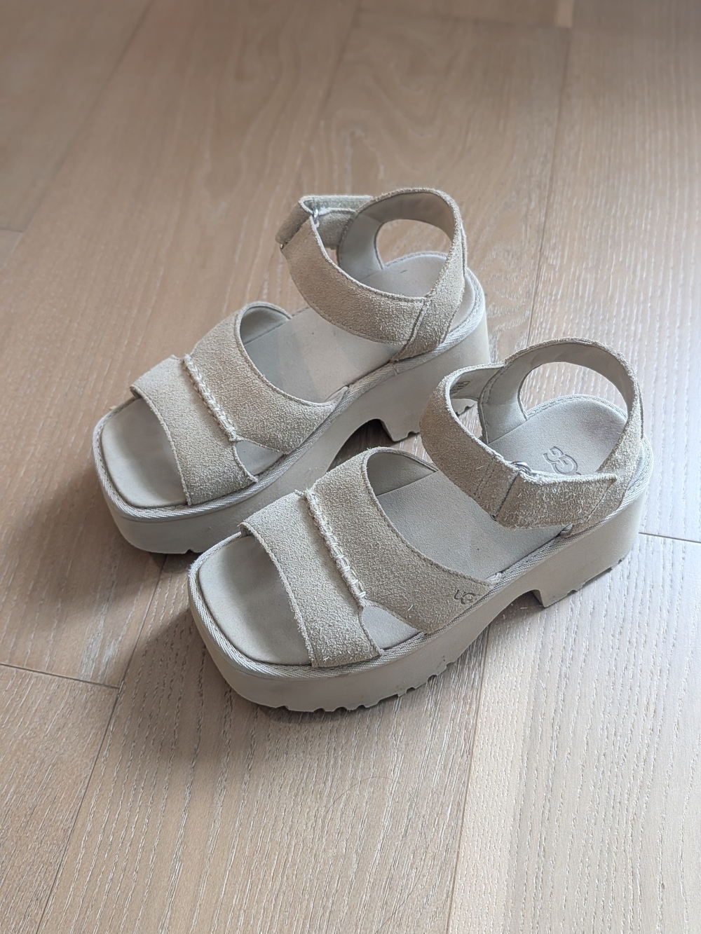 UGG Women’s Tan Suede Platform Sandals - Picture 9 of 13